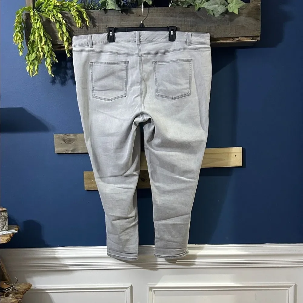 Talbots Light Gray HR Flawless Five Pocket Boyfriend Jeans W22 EUC